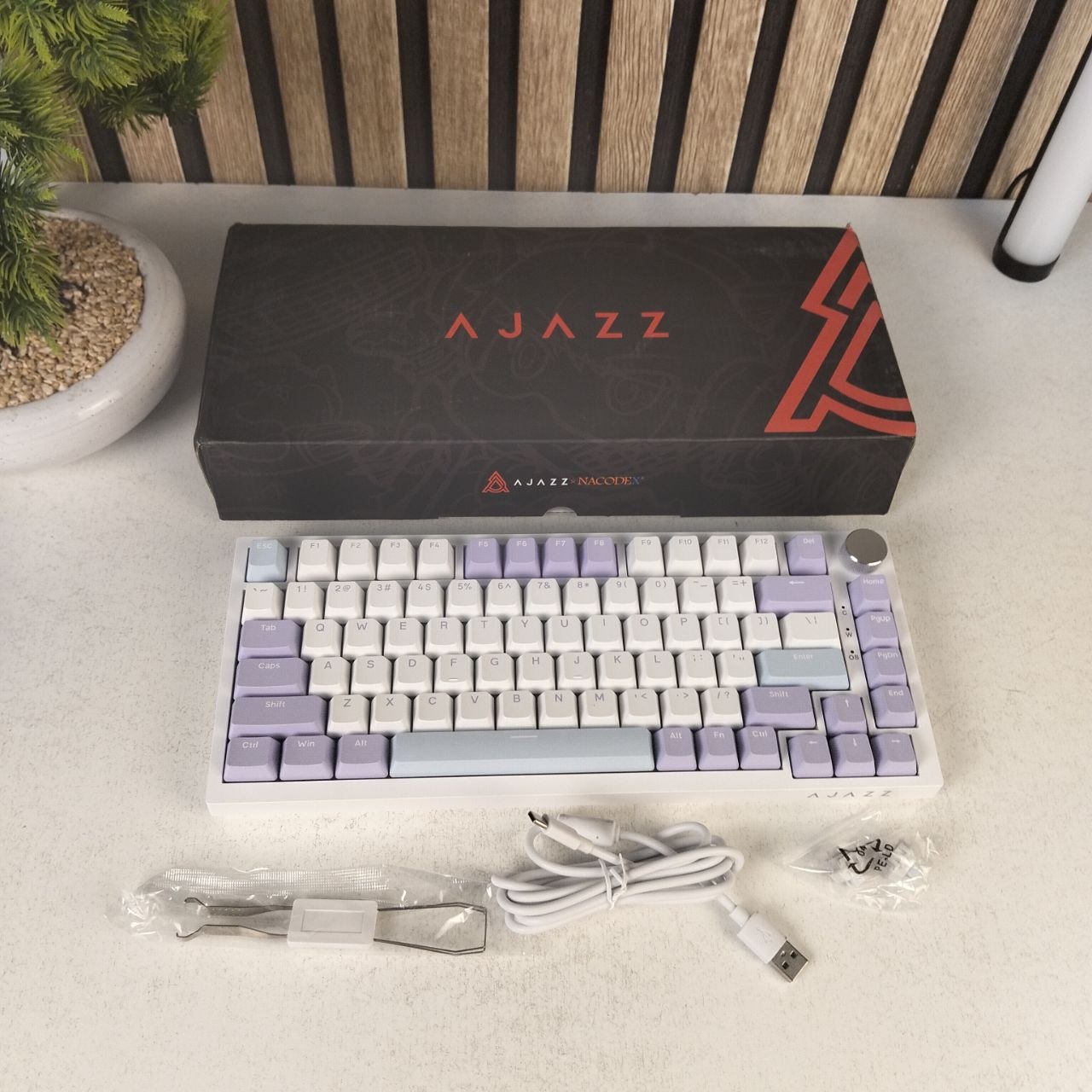 Clavier Mécanique Ajazz AK820 Purple avec Bouton de Volume et Structure Gasket - لوحة مفاتيح ميكانيكية - صورة حقيقية 12